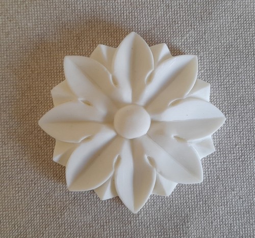 7cm white resin elegant - a,