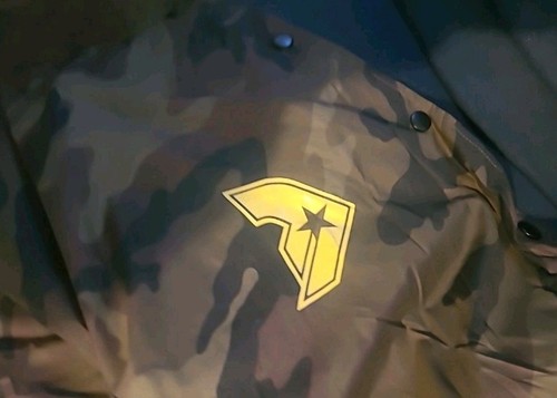 Famous stars and straps camo - famous,