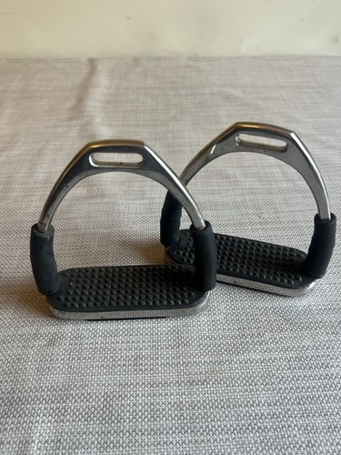 Flexi stirrup irons - 4.75”,