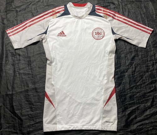 Denmark euro 2012 away player - denmark,