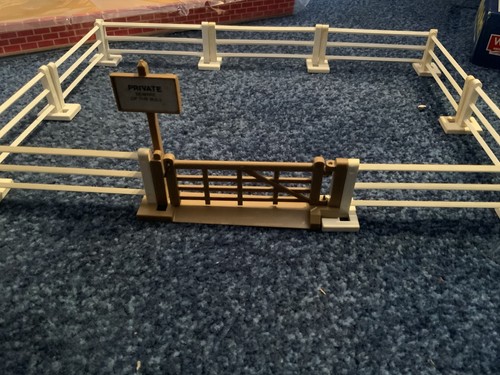 Britains toy farm - toy,
