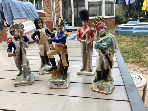 Porcelain figurines war - porcelain,