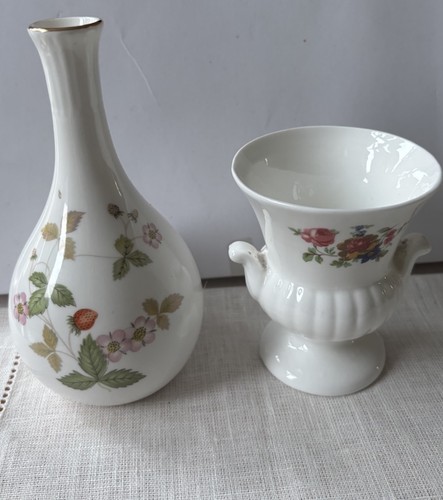 Wedgwood wild strawberry bud - strawberry,
