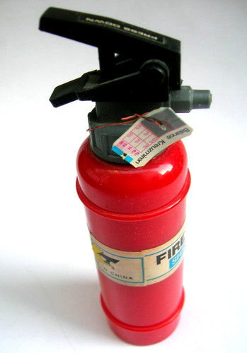 Toy fire extinguisher water - -,