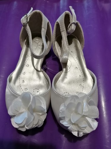 Young girls ivory shoes size - size, 6
