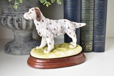 English Setter Dog Figurine/ Ornament on Stand Dog Small (L)