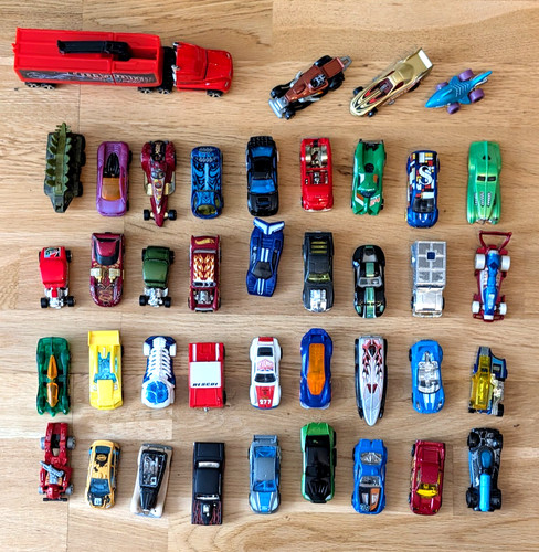 Hot wheels cars - 40, dragster