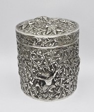 FINE THAI / STRAITS CHINESE