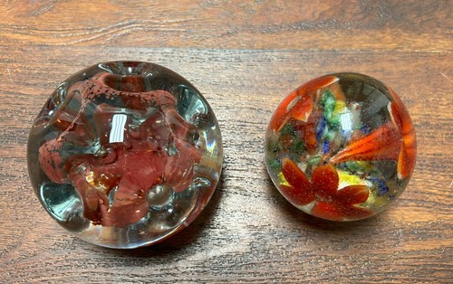 Glass paperweights set - glass, 2