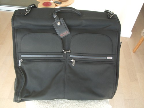 Tumi alpha fold - alpha, bi-fold