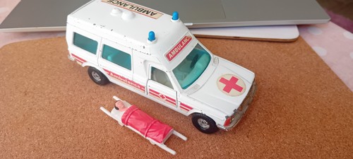 Corgi toys mercedes bonna 2500 - corgi,
