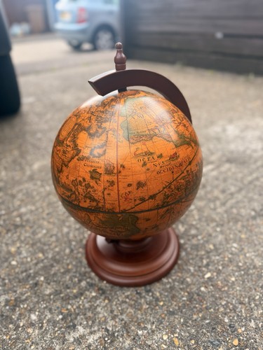 Map globe opens - map,