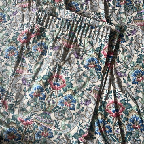 Pair sanderson roses - pair, of