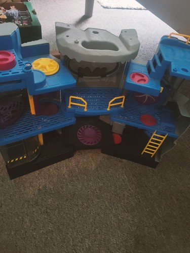 Imaginext batman bat cave - batman,