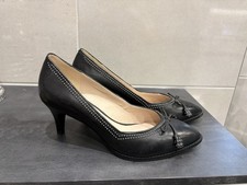 New size 8D Clarks Ancient