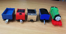 Thomas & Friends Henry Trackmaster Motorized Train Engine 2013 + 4 Carriages