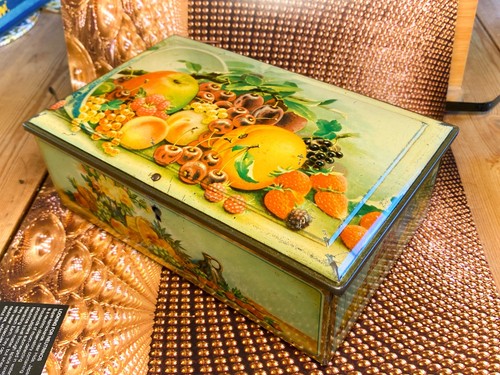 Superb green vintage - , tin