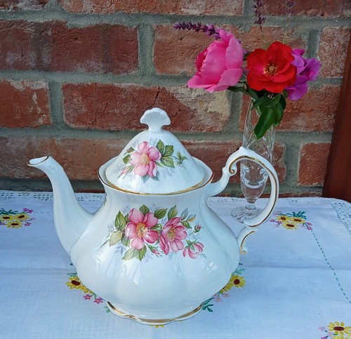 Vintage english bone china - english,