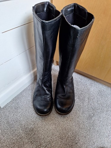 Ladies legroom boots size - legroom,