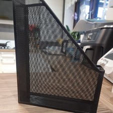 Black Wire Mesh Magazine Rack