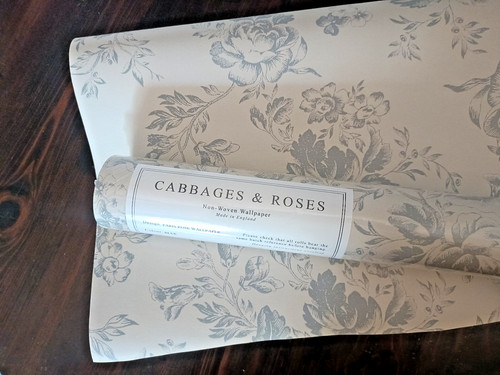 Cabbages and roses - roses, wallpaper