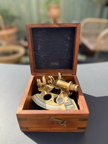 Brass sextant wooden box - sextant, in
