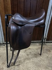 Brown Equipe Emporio 17 Inch Medium Dressage Saddle Excellent Condition