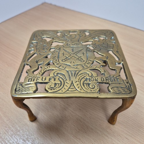 Vintage brass trivet pot - brass,
