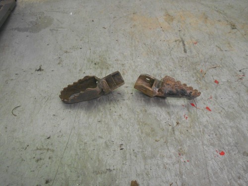 Yamaha front pegs - yamaha,
