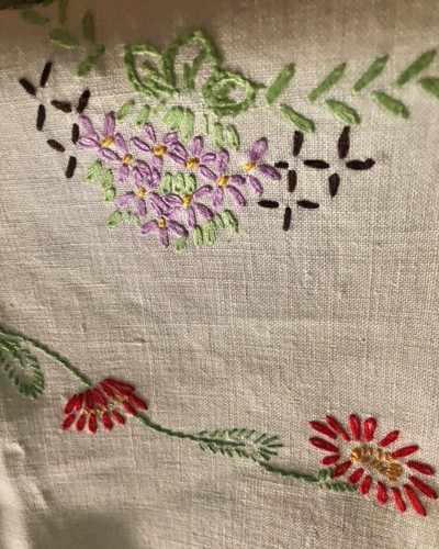 Vintage hand embroidered - hand,