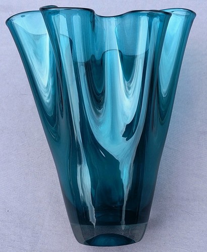 Blue ruffle handkerchief glass - ruffle,