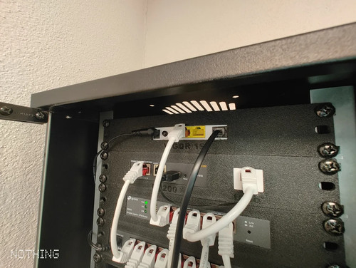 Rack mount for - , dray-tek