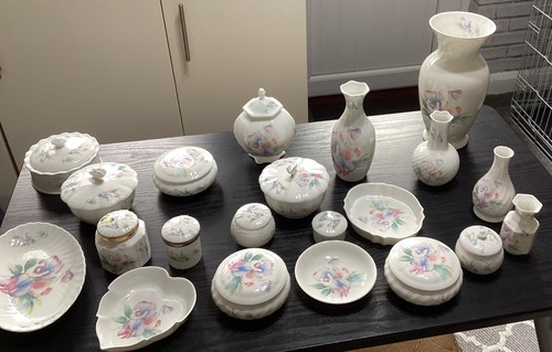 Pieces aynsley little - of,