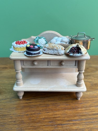Vintage dolls house - vintage, wooden
