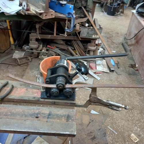 Round bar and flat - ,