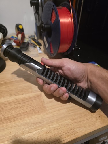 Qui gon jinn lightsaber - qui-gon,