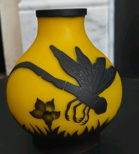 Art nouvea cameo glass - nouvea, light