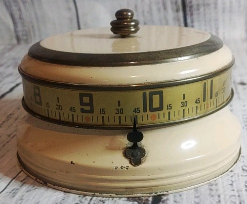 1930s beige lux mystery clock - 1930s,