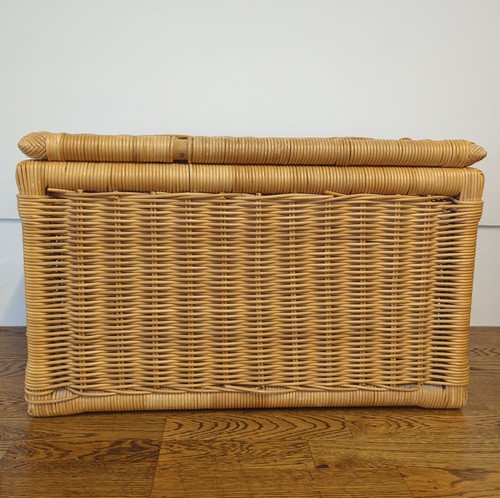 Large vintage wicker storage - large,