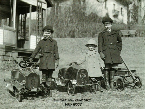 Pedal cars postcard children - *pedal,