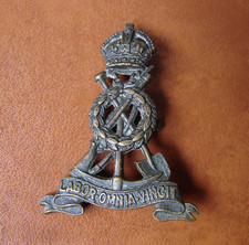 WW2 Pioneer Corps KC King's crown Officers Bronze OSD cap badge.