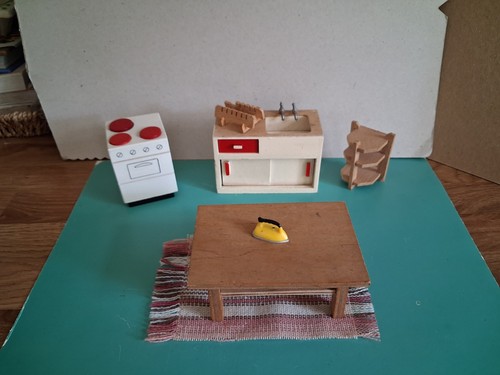 Vintage dolls house kitchen - dolls,