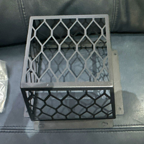 Black metal mesh aquarium - black,