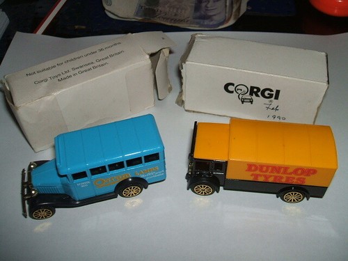 Corgi dunlop tyres van - dunlop,