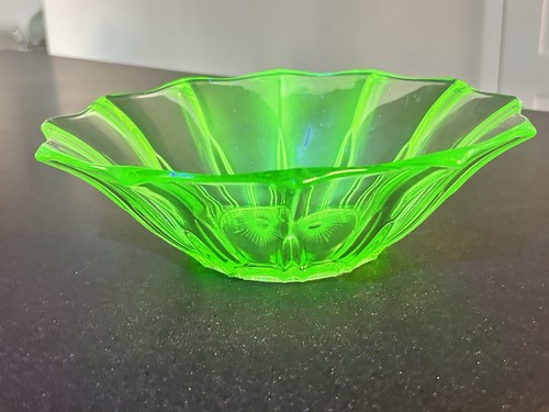 Vintage uranium glass bowl - vintage,