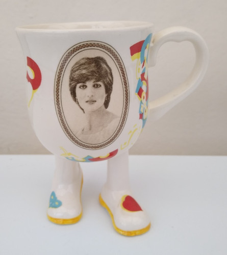 Carlton ware walking mug lady - ware,