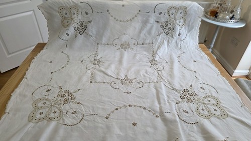 Vintage cream embroidered - vintage,