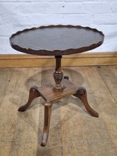 Small pedestal side table -