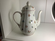 VILLEROY & BOCH Petite Fleur. Tall Coffee pot with lid. Flowers. Pansy. Daisy.