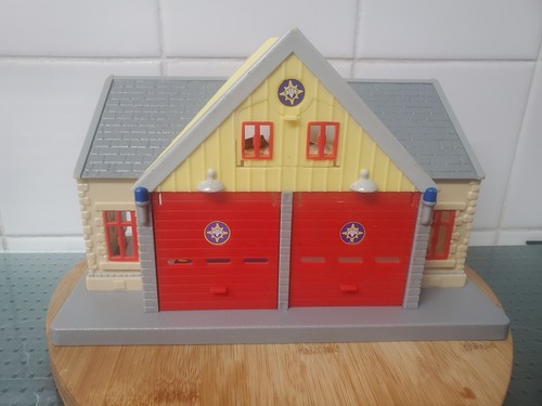 Fireman sam fire station - fireman,